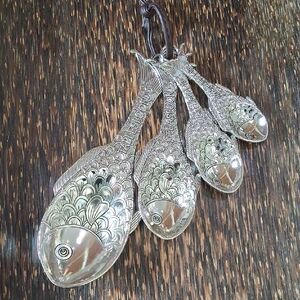 GANZ Silver Fish-Shaped Measuring Spoons Set